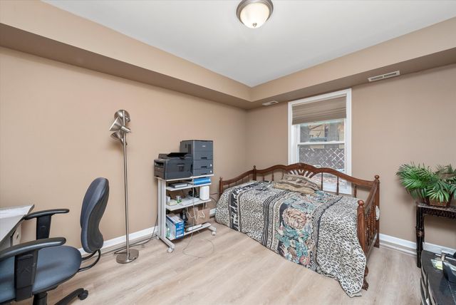 9120 S Keeler Avenue, Oak Lawn, IL 60453