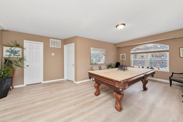 9120 S Keeler Avenue, Oak Lawn, IL 60453