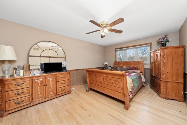 9120 S Keeler Avenue, Oak Lawn, IL 60453