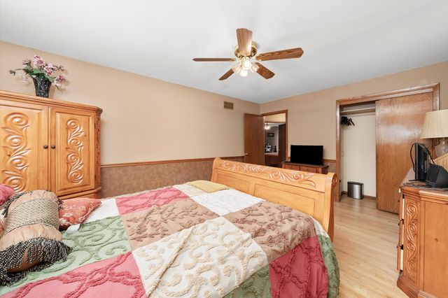 9120 S Keeler Avenue, Oak Lawn, IL 60453