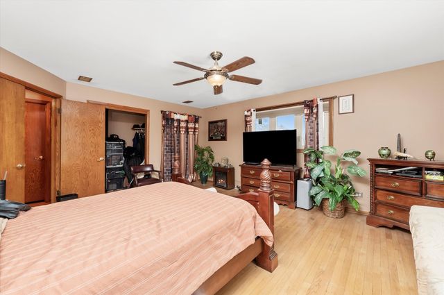 9120 S Keeler Avenue, Oak Lawn, IL 60453