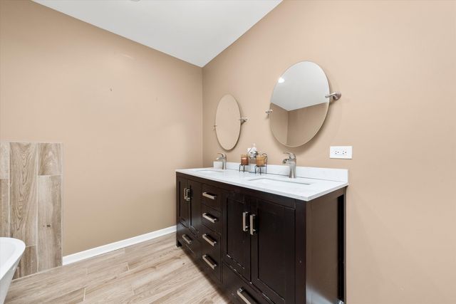 9120 S Keeler Avenue, Oak Lawn, IL 60453