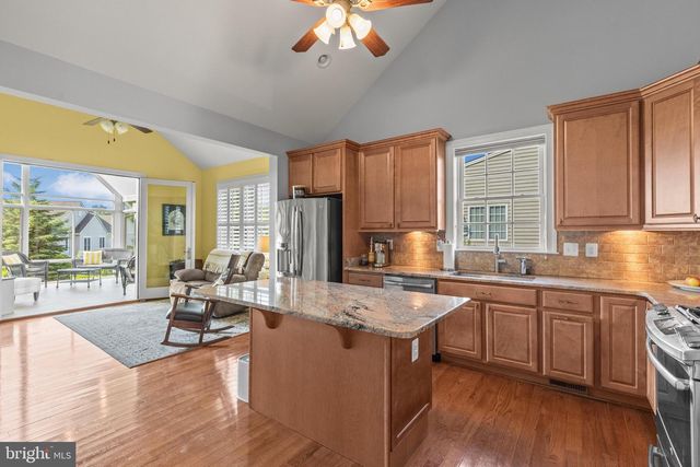 33 BOBOLINK DR, Gettysburg, PA 17325