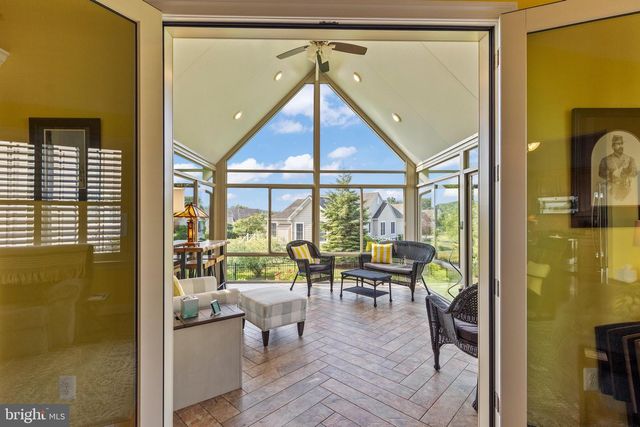 33 BOBOLINK DR, Gettysburg, PA 17325