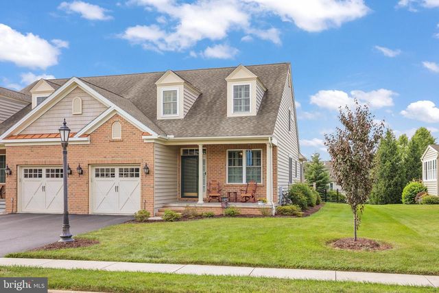 33 BOBOLINK DR, Gettysburg, PA 17325