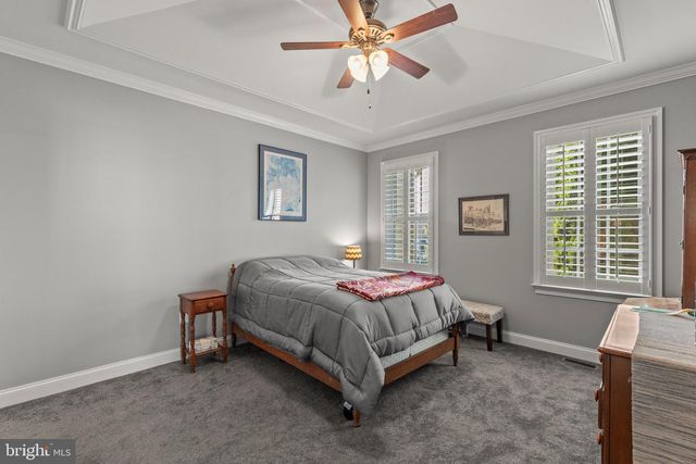 33 BOBOLINK DR, Gettysburg, PA 17325