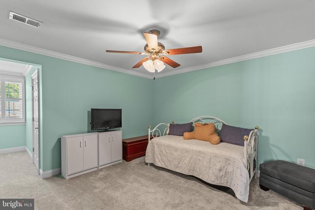 33 BOBOLINK DR, Gettysburg, PA 17325