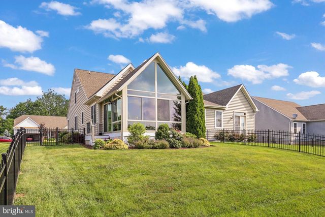 33 BOBOLINK DR, Gettysburg, PA 17325
