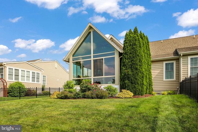 33 BOBOLINK DR, Gettysburg, PA 17325