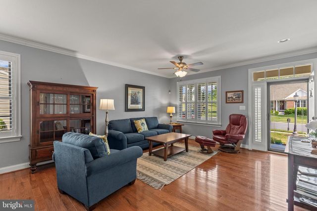 33 BOBOLINK DR, Gettysburg, PA 17325