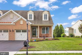 33 BOBOLINK DR, Gettysburg, PA 17325