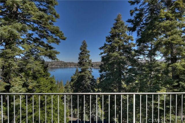319 Mittry Lane, Lake Arrowhead, CA 92352