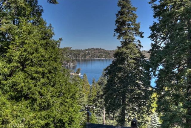 319 Mittry Lane, Lake Arrowhead, CA 92352