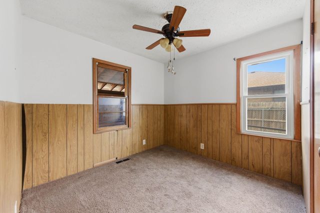 528 E 79th St S, Haysville, KS 67060