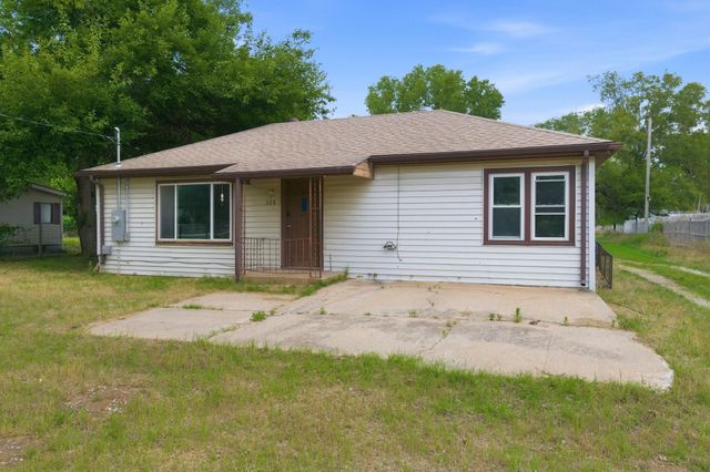 528 E 79th St S, Haysville, KS 67060