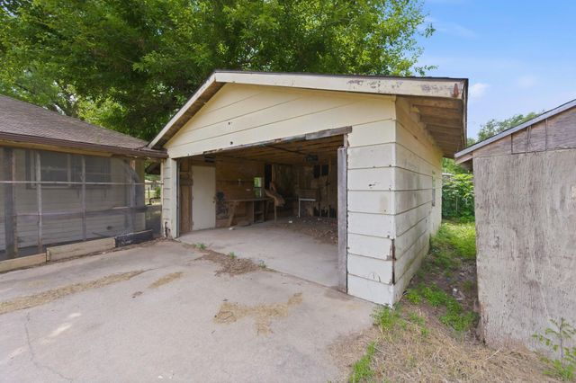 528 E 79th St S, Haysville, KS 67060