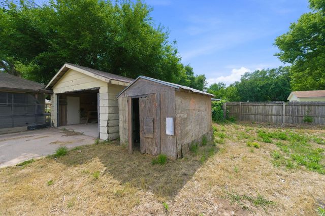 528 E 79th St S, Haysville, KS 67060