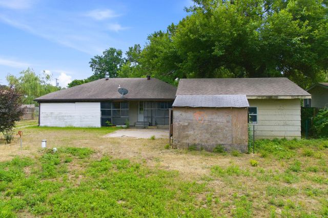 528 E 79th St S, Haysville, KS 67060