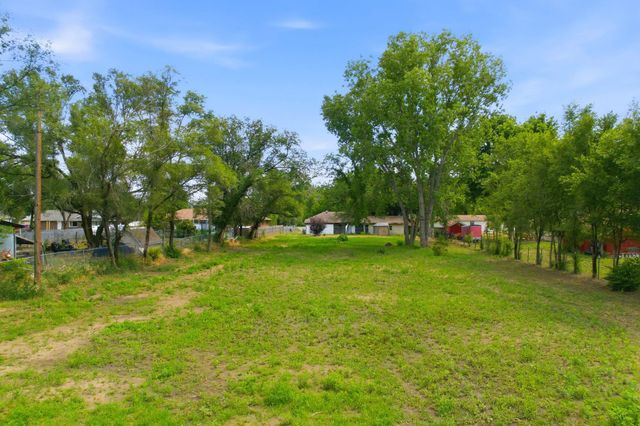 528 E 79th St S, Haysville, KS 67060