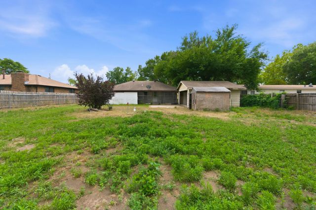 528 E 79th St S, Haysville, KS 67060