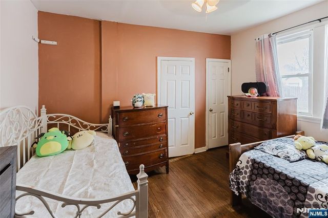 16 W Central Avenue, Bergenfield, NJ 07621