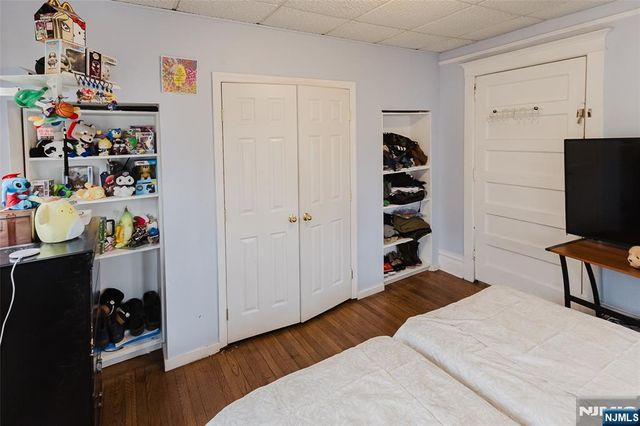 16 W Central Avenue, Bergenfield, NJ 07621