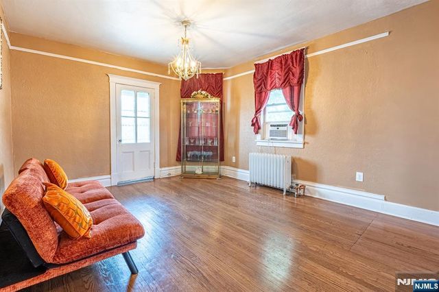 16 W Central Avenue, Bergenfield, NJ 07621