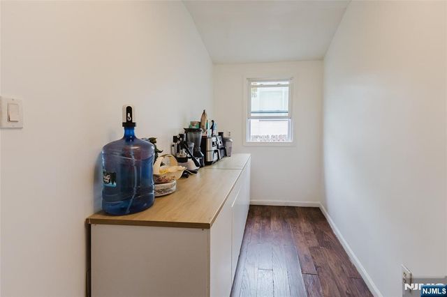 16 W Central Avenue, Bergenfield, NJ 07621