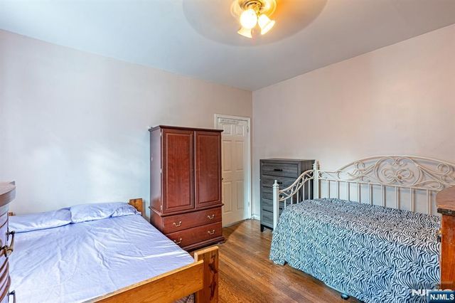 16 W Central Avenue, Bergenfield, NJ 07621