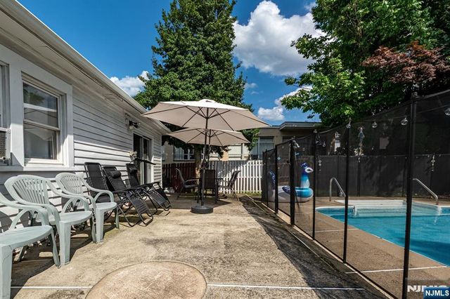 16 W Central Avenue, Bergenfield, NJ 07621