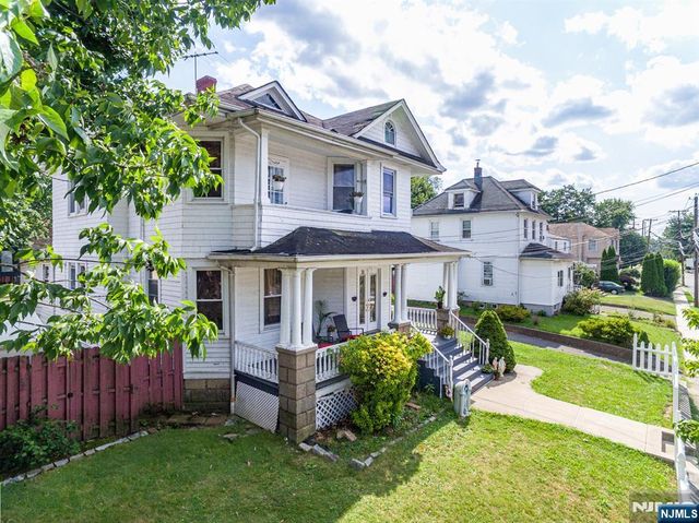 16 W Central Avenue, Bergenfield, NJ 07621