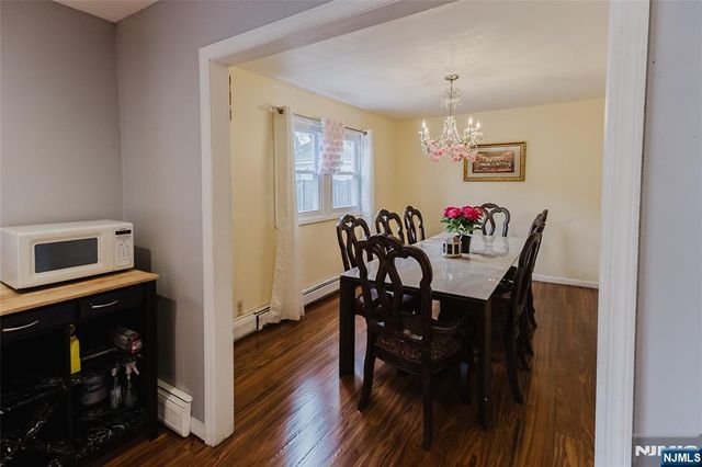 16 W Central Avenue, Bergenfield, NJ 07621