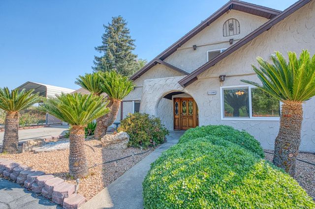 11249 Mountain View Drive, Madera, CA 93636