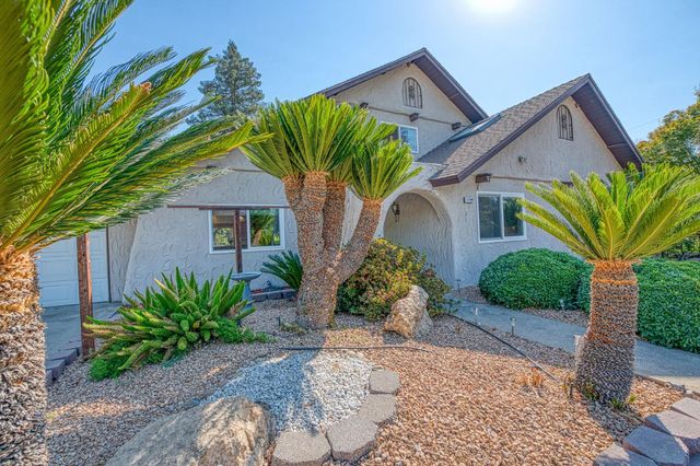 11249 Mountain View Drive, Madera, CA 93636