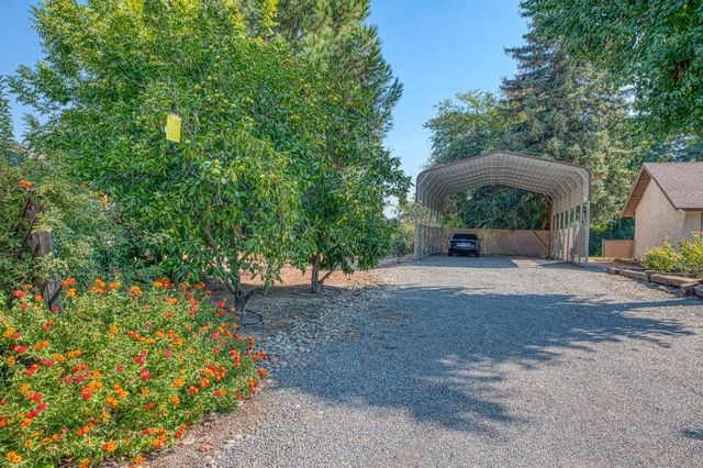 11249 Mountain View Drive, Madera, CA 93636