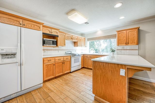 11249 Mountain View Drive, Madera, CA 93636