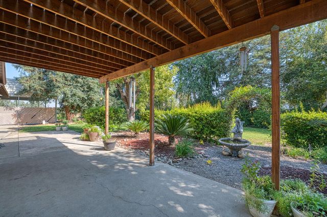 11249 Mountain View Drive, Madera, CA 93636