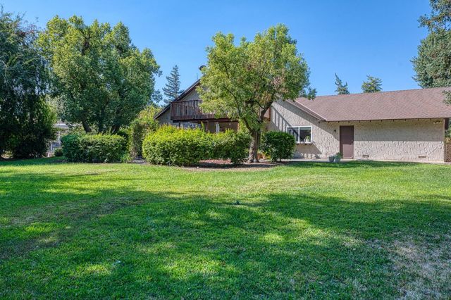 11249 Mountain View Drive, Madera, CA 93636