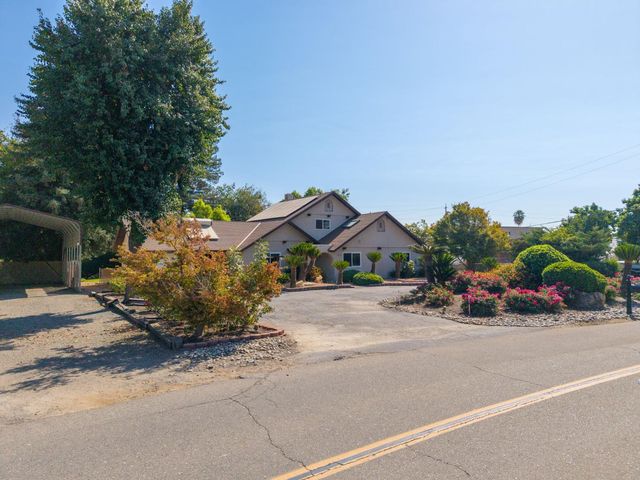 11249 Mountain View Drive, Madera, CA 93636