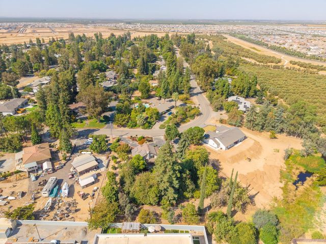 11249 Mountain View Drive, Madera, CA 93636