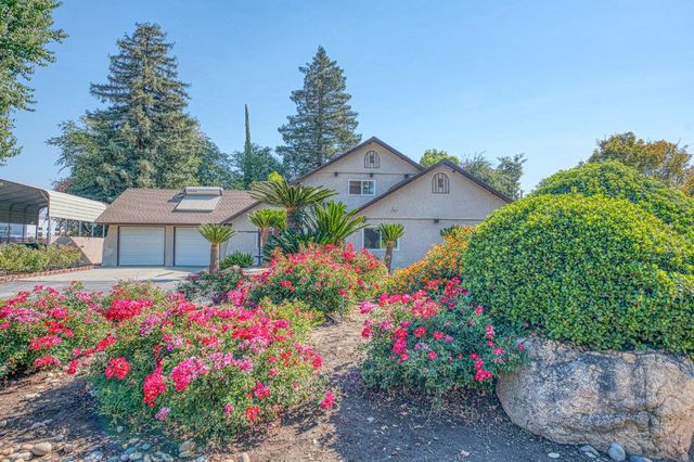 11249 Mountain View Drive, Madera, CA 93636