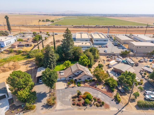 11249 Mountain View Drive, Madera, CA 93636