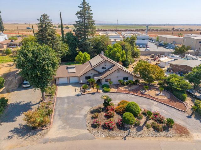 11249 Mountain View Drive, Madera, CA 93636