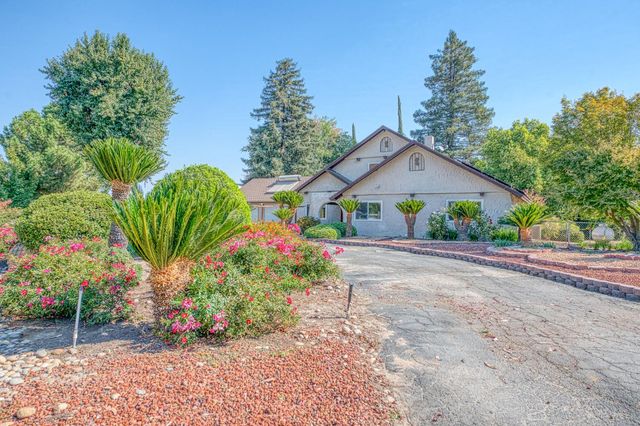 11249 Mountain View Drive, Madera, CA 93636