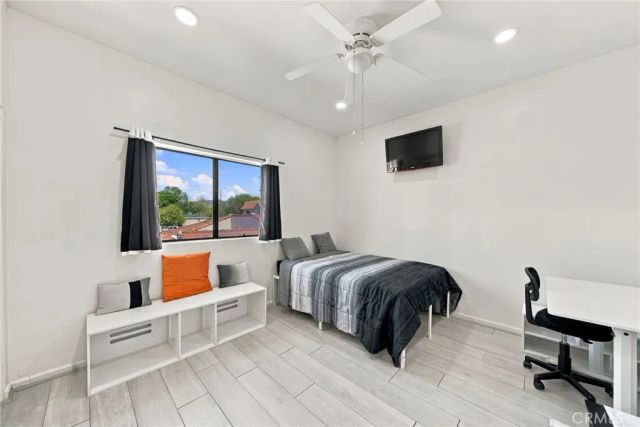 10943 Laurel Canyon Boulevard B9, San Fernando, CA 91340