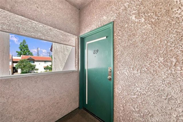 10943 Laurel Canyon Boulevard B9, San Fernando, CA 91340