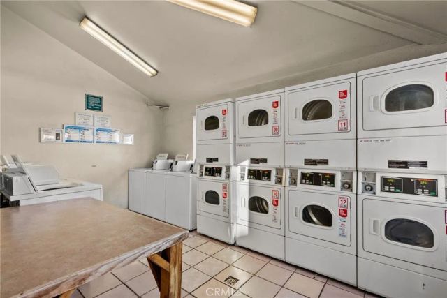 10943 Laurel Canyon Boulevard B9, San Fernando, CA 91340