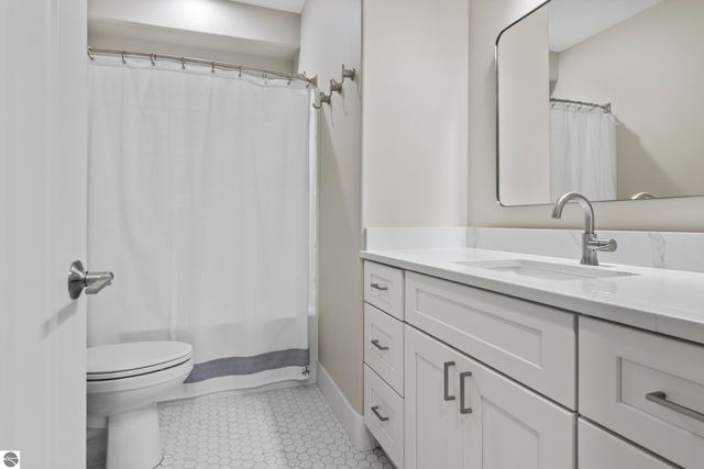 10708 Shrewbury Street, Traverse City, MI 49684