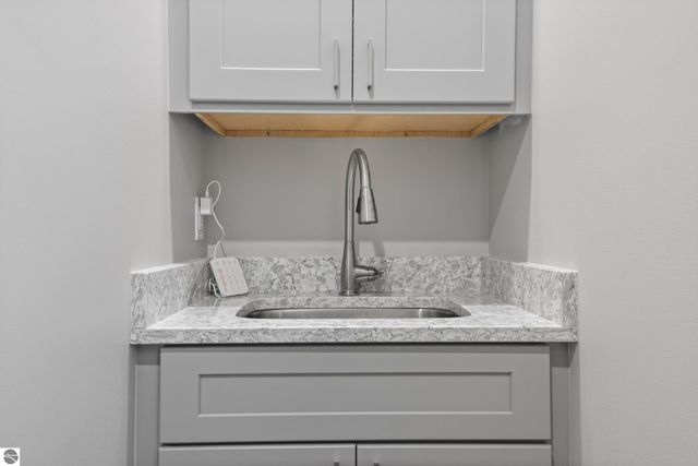 10708 Shrewbury Street, Traverse City, MI 49684