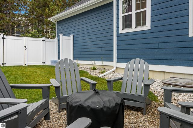 10708 Shrewbury Street, Traverse City, MI 49684